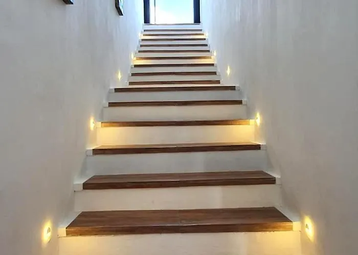 Athalla - Elegant 3br Near Berawa Beach! Вилла *