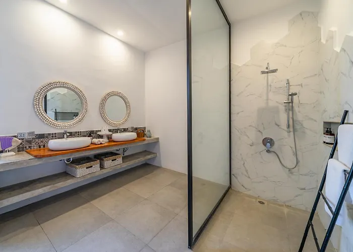 Athalla - Elegant 3br Near Berawa Beach! * Canggu